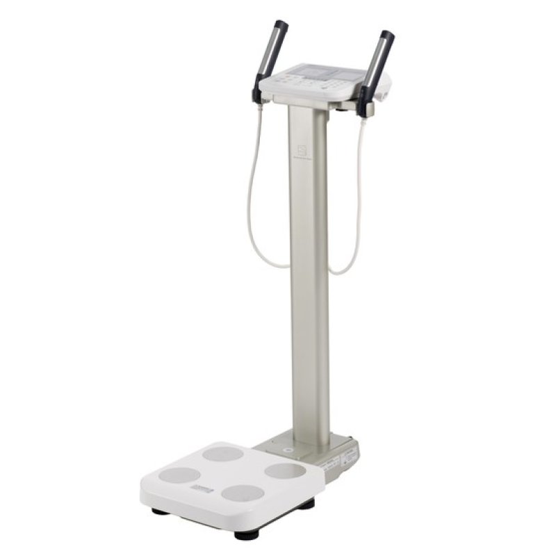 Segmentální multifrekvenční tělesný analyzátor MC-780 MA se stojanem
